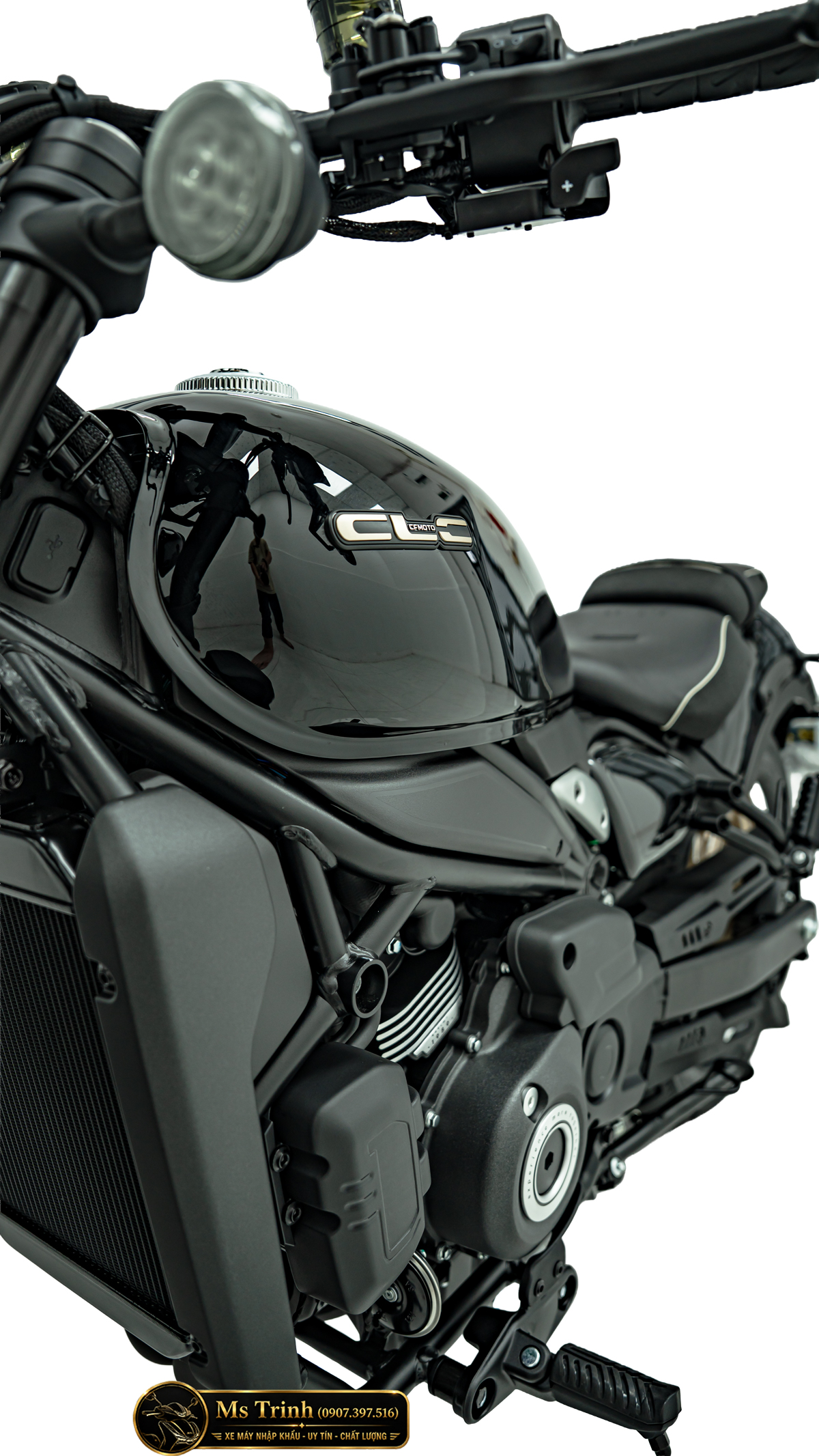 CFMOTO 450CL-C AMT 2026 màu đen toàn cảnh thiết kế cruiser 450cc