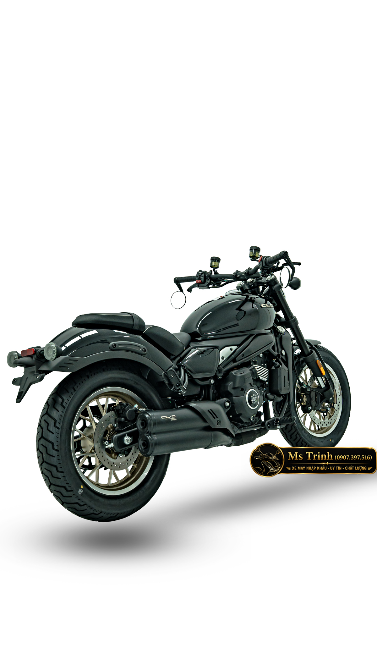 FMOTO 450CL-C AMT 2026 nhìn từ phía sau với pô đôi phong cách cruiser