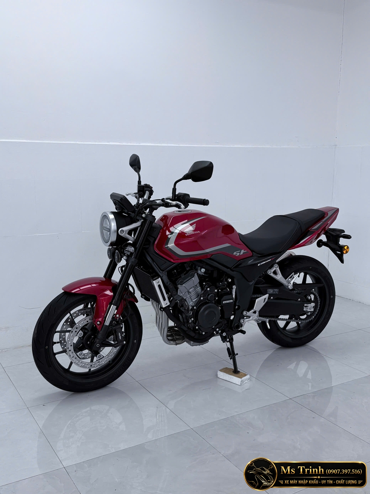 Honda CB500SF Màu Đỏ Naked Bike 4 Xi-Lanh Thế Hệ Mới, Mạnh Mẽ Và Nổi Bật