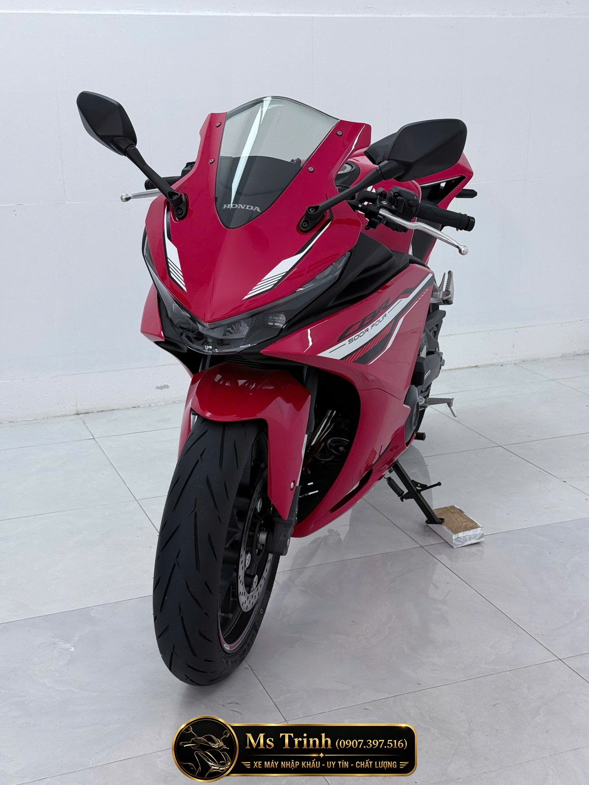 Cận cảnh mặt trước Honda CBR500R Four 2026 nổi bật cụm đèn LED và thiết kế khí động học