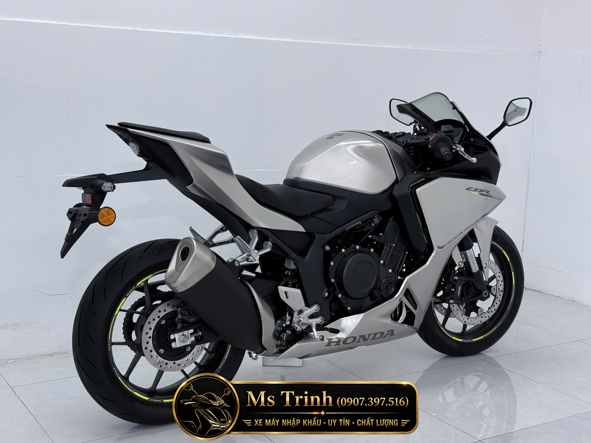 Thân xe Honda CBR500R Four màu bạc tạo cảm giác cơ bắp Thân xe Honda CBR500R Four màu bạc tạo cảm giác cơ bắp