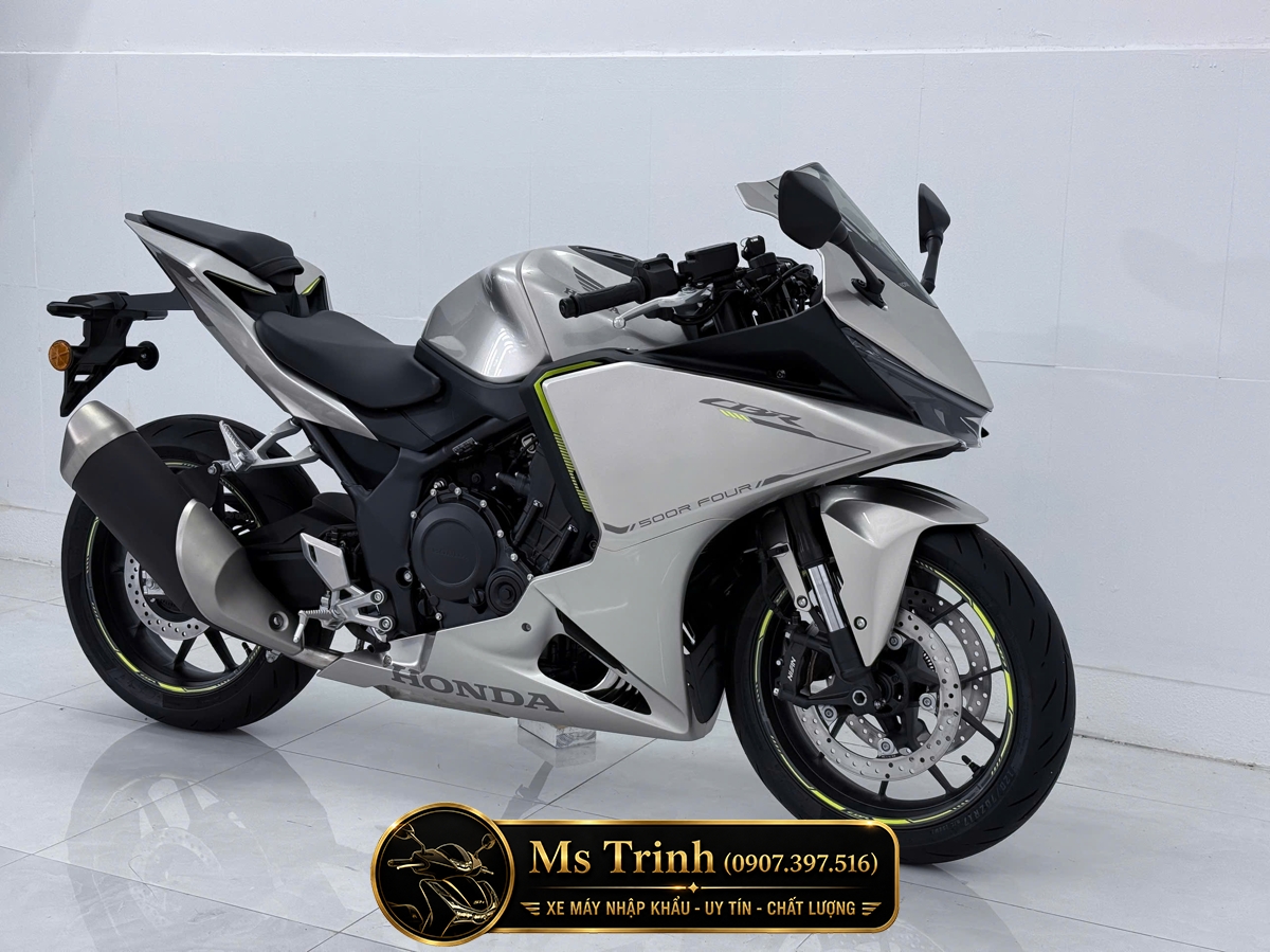 Honda CBR500R Four 2026 màu bạc thời thượng Honda CBR500R Four 2026 màu bạc thời thượng