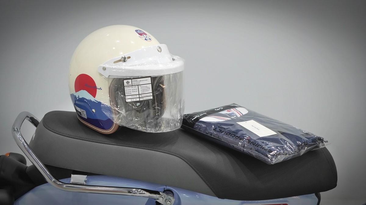 Nón bảo hiểm và áo thời trang