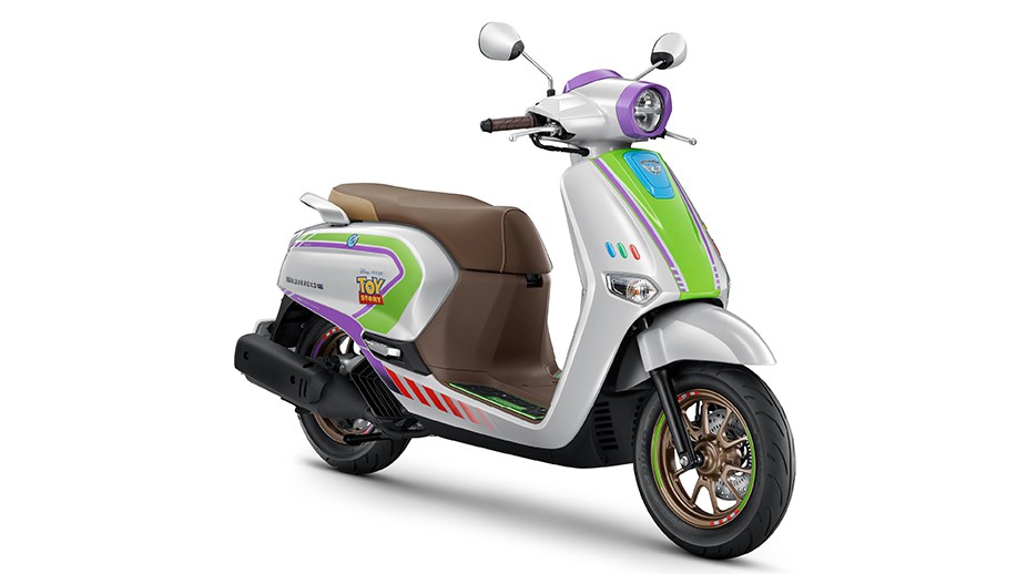 Honda Giorno+ Toy Story góc sau trái thể hiện phong cách trẻ trung và khác biệt Honda Giorno+ Toy Story góc sau trái thể hiện phong cách trẻ trung và khác biệt