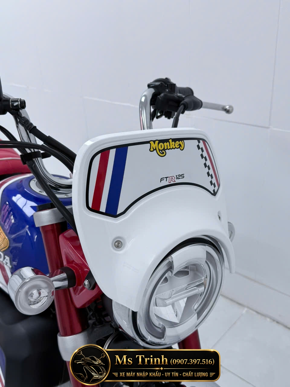 cận cảnh mặt nạ trước Honda Monkey FTR125 thiết kế phong cách tracker cùng đèn LED hiện đại