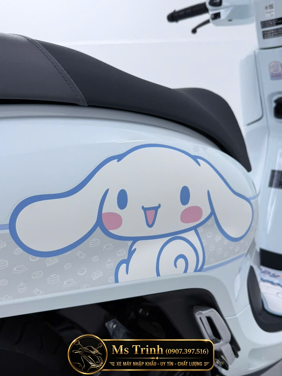 Chi tiết phía sau Honda Scoopy Cinnamoroll cùng bộ tem độc quyền