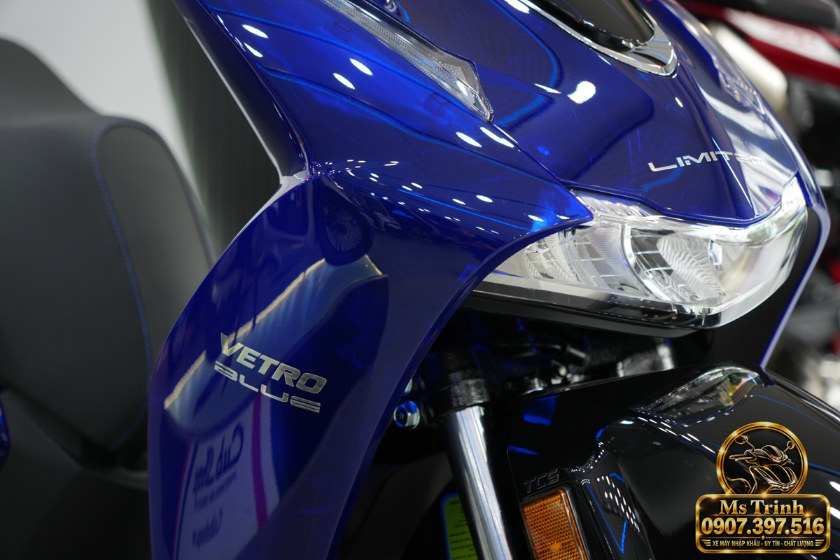 Tem Vetro BLue cực nét ở bửng trước