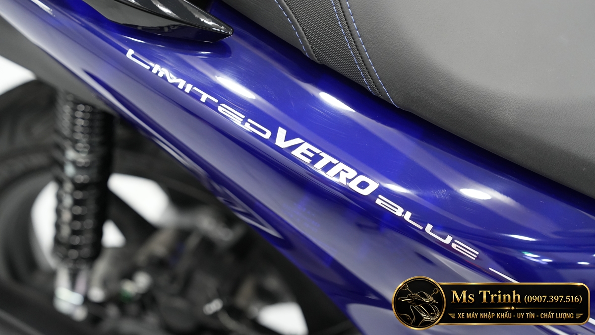 Tem Limited Vetro Blue trên thân Honda SH150 phiên bản màu xanh đặc biệt Tem Limited Vetro Blue trên thân Honda SH150 phiên bản màu xanh đặc biệt