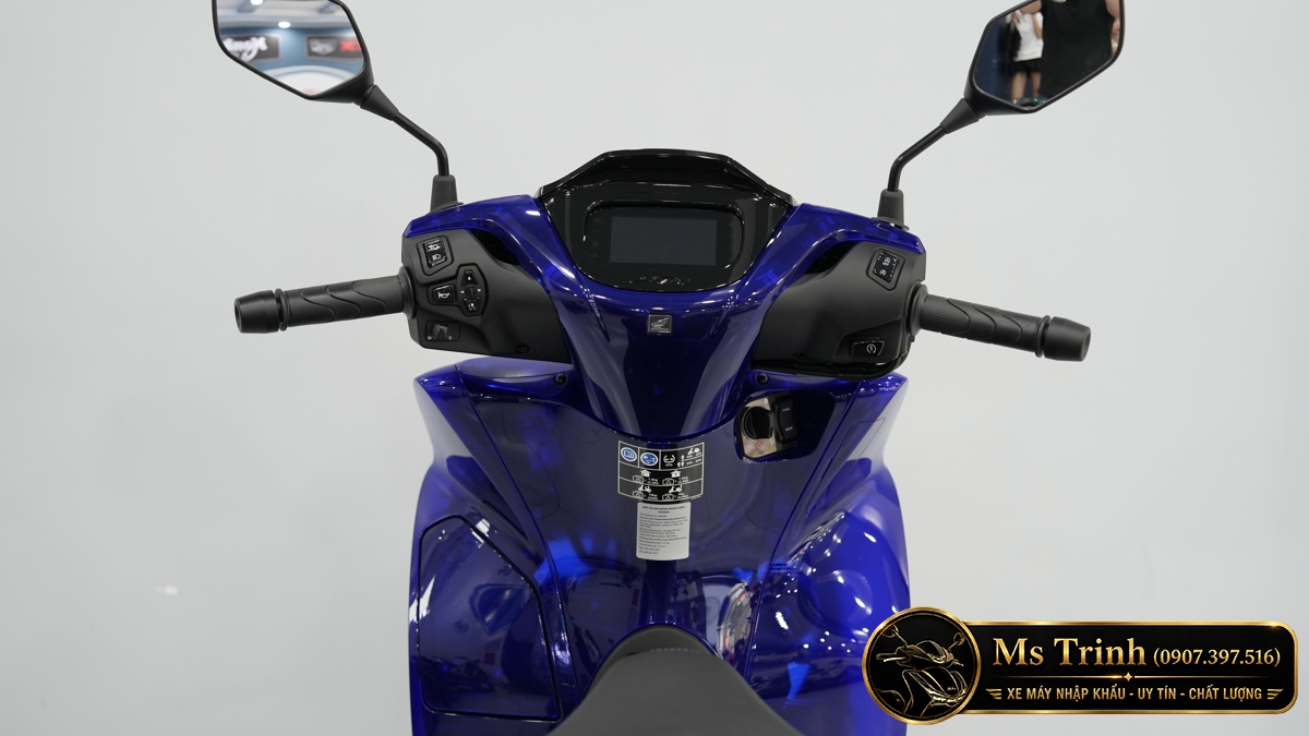 Màn hình TFT SH150 Vetro Blue Sapphire 2026 hiển thị tốc độ, ABS và thông tin vận hành Màn hình TFT SH150 Vetro Blue Sapphire 2026 hiển thị tốc độ, ABS và thông tin vận hành