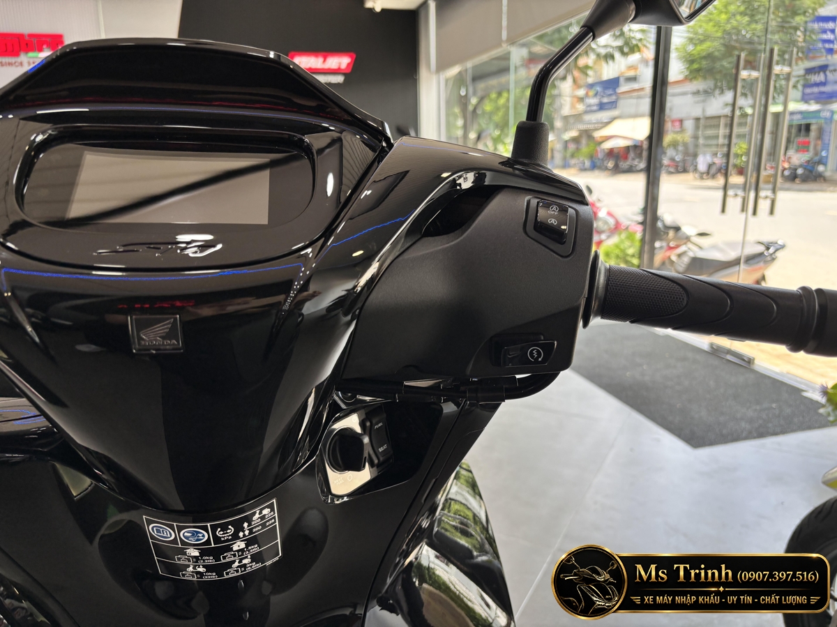 Honda SH150 Ý màu đen bóng New Concept 2026 giá tốt sắc đen đẹp từng chi tiết