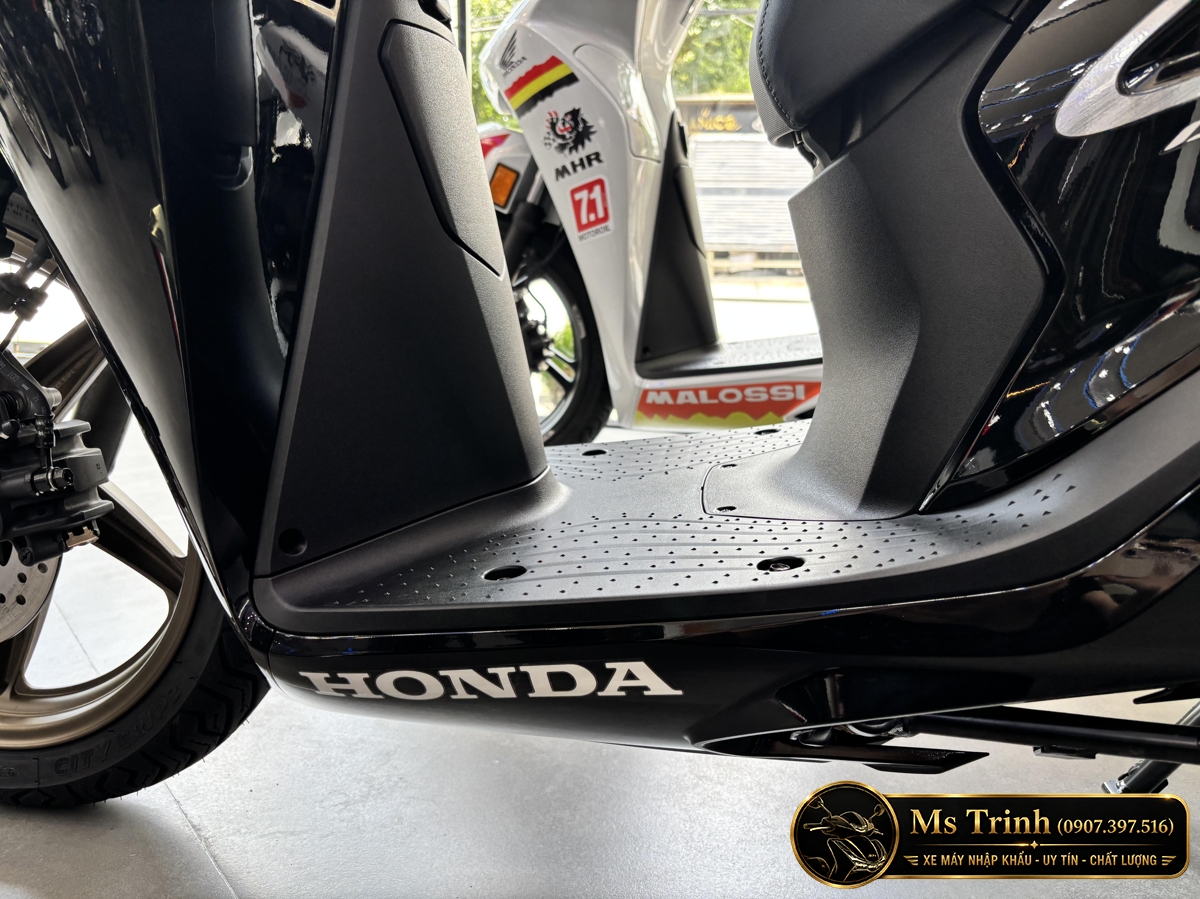 Honda SH150 Ý màu đen bóng New Concept 2026 giá tốt sắc đen đẹp từng chi tiết