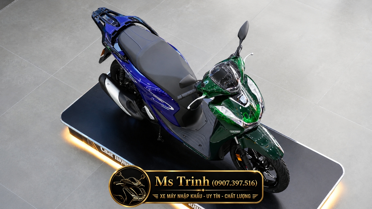 Honda SH150i Super Vetro 2 In 1 nhìn từ trên cao nổi bật hai sắc xanh Vetro