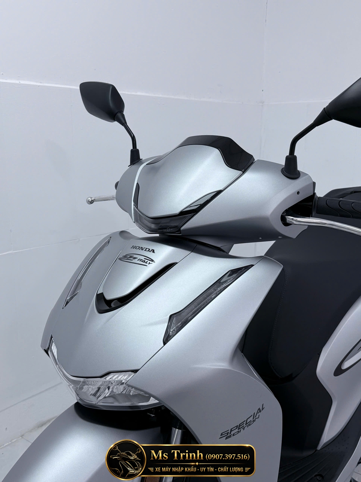 Giá Honda SH150i Special Edition Standard màu bạc nhập Ý mới nhất