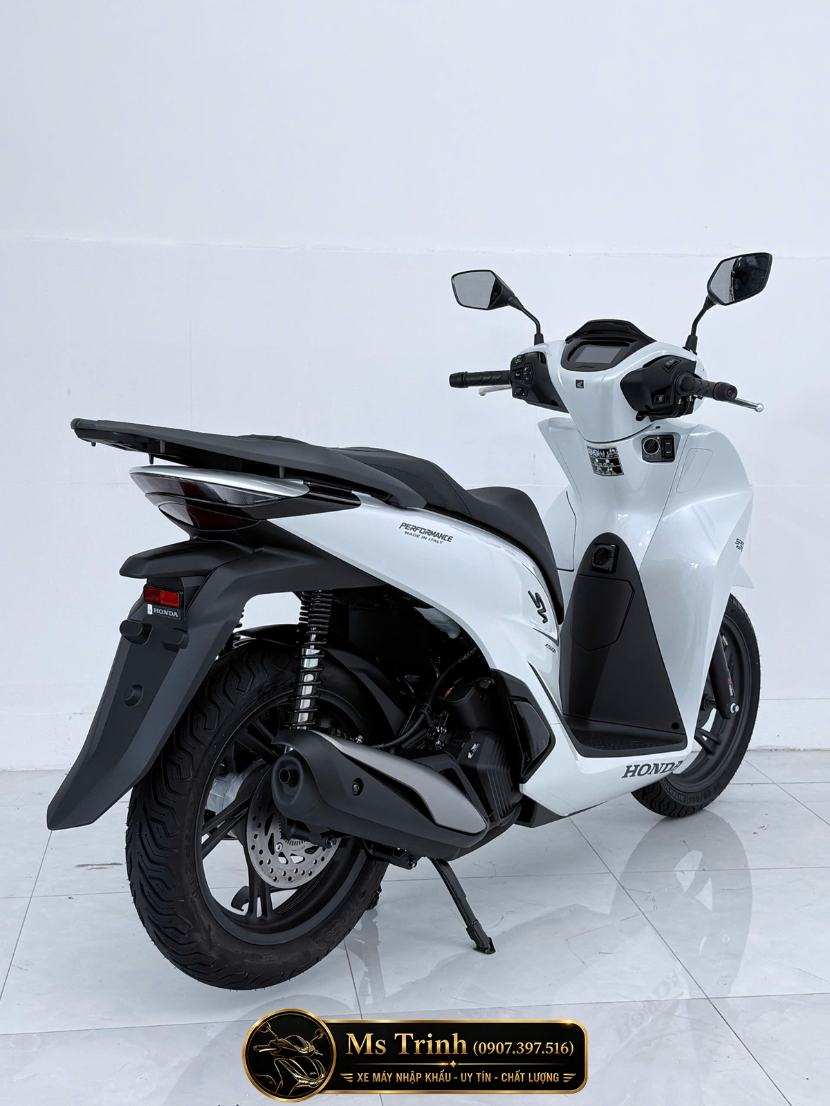 Phần đuôi Honda SH150i HMR Ý màu trắng thiết kế cân đối và sang trọng