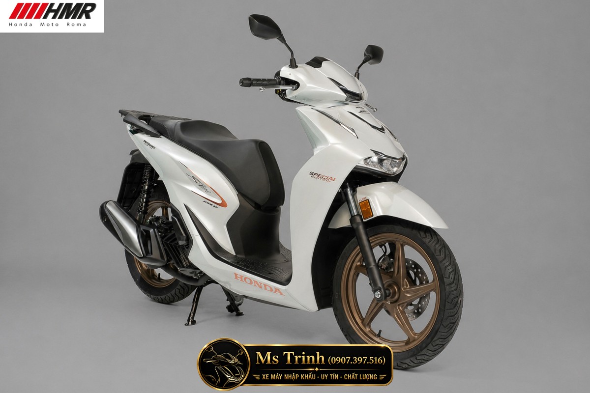 Honda SH150i Sporty 2026 màu trắng nổi bật với dải đèn LED trước sang trọng chuẩn xe tay ga nhập Ý Honda SH150i Sporty 2026 màu trắng nổi bật với dải đèn LED trước sang trọng chuẩn xe tay ga nhập Ý
