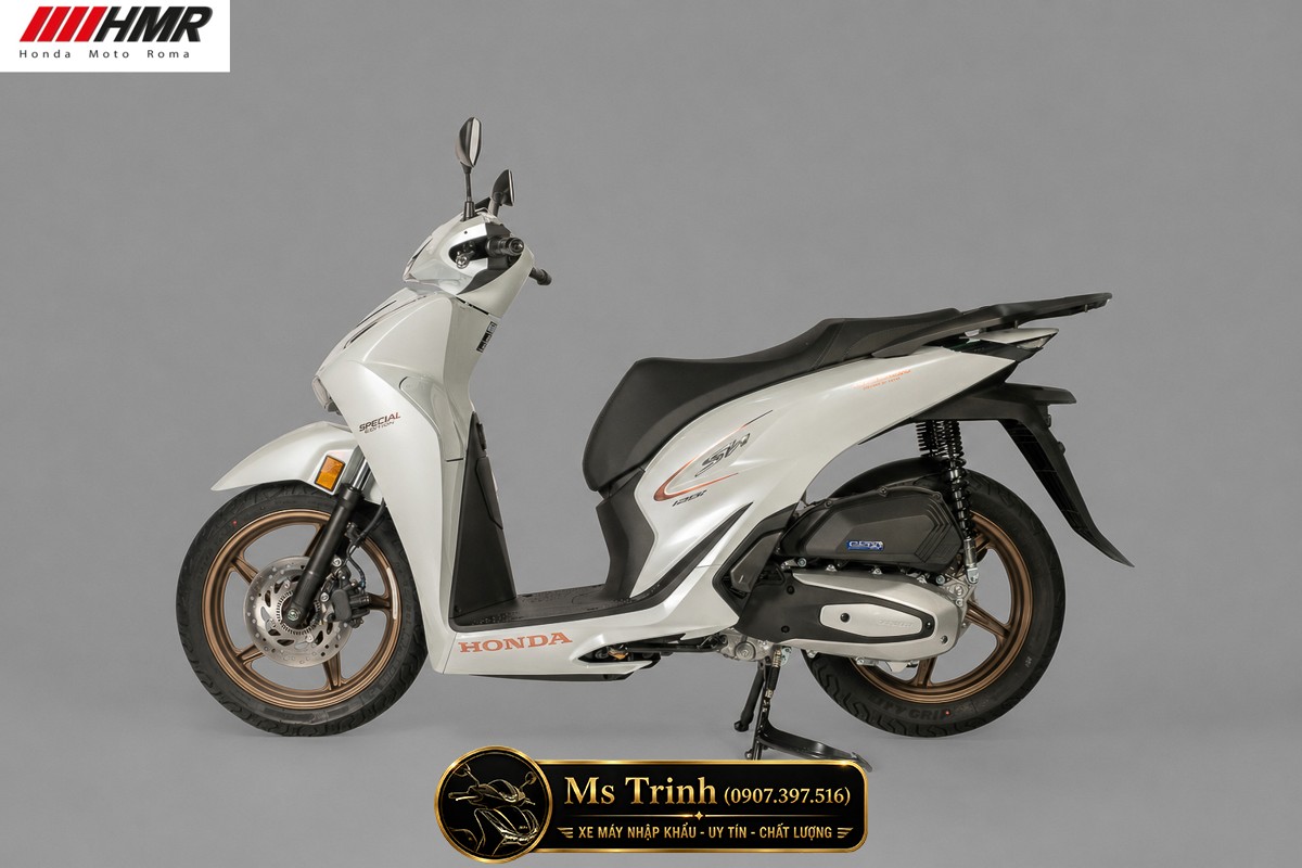 Honda SH150i Italy 2026 màu trắng sở hữu thiết kế thanh lịch kết hợp phong cách thể thao cao cấp Honda SH150i Italy 2026 màu trắng sở hữu thiết kế thanh lịch kết hợp phong cách thể thao cao cấp