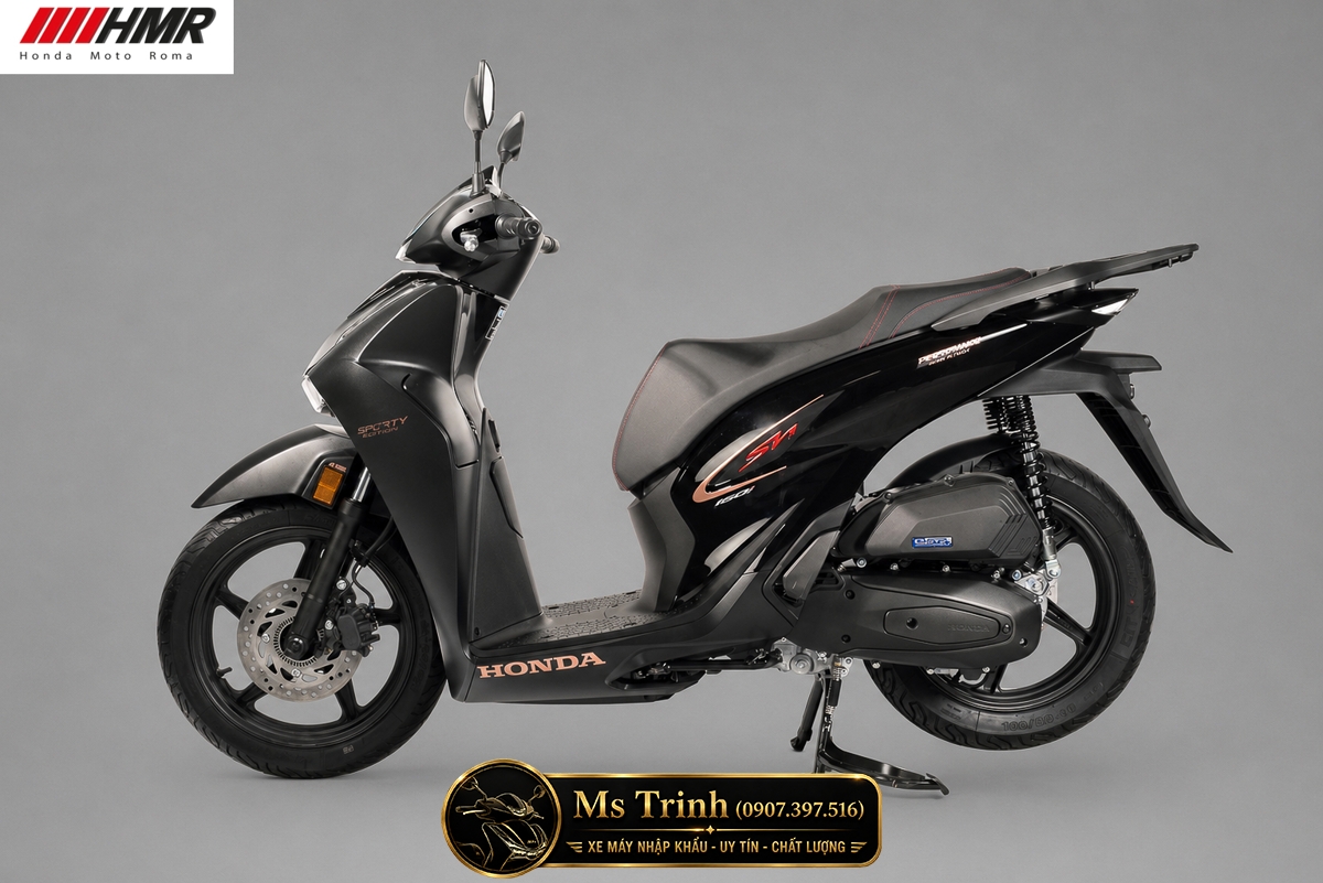 Honda SH150i Sporty 2026 nhập Ý sở hữu tone màu đen đồng sang trọng cực kỳ nổi bật