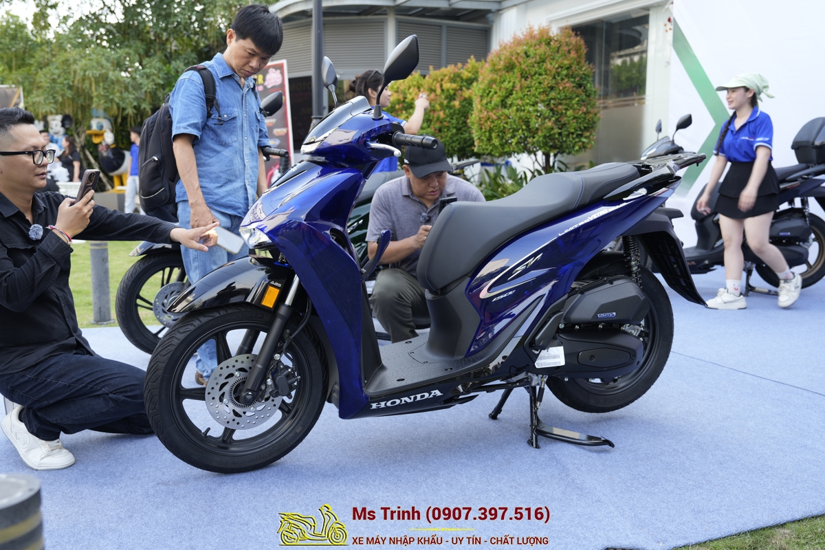 Honda SH150 Vetro Blue 2026 giới hạn