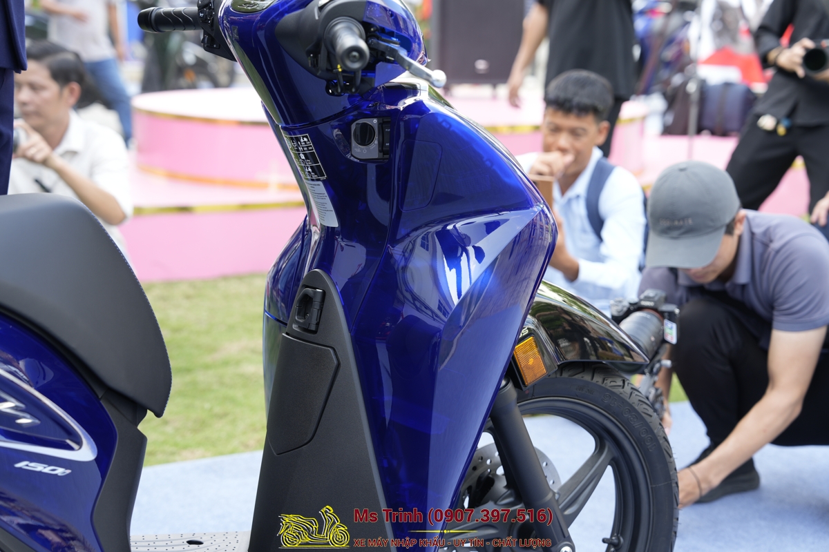 Honda SH150 Vetro Blue 2026 nhập Italia 