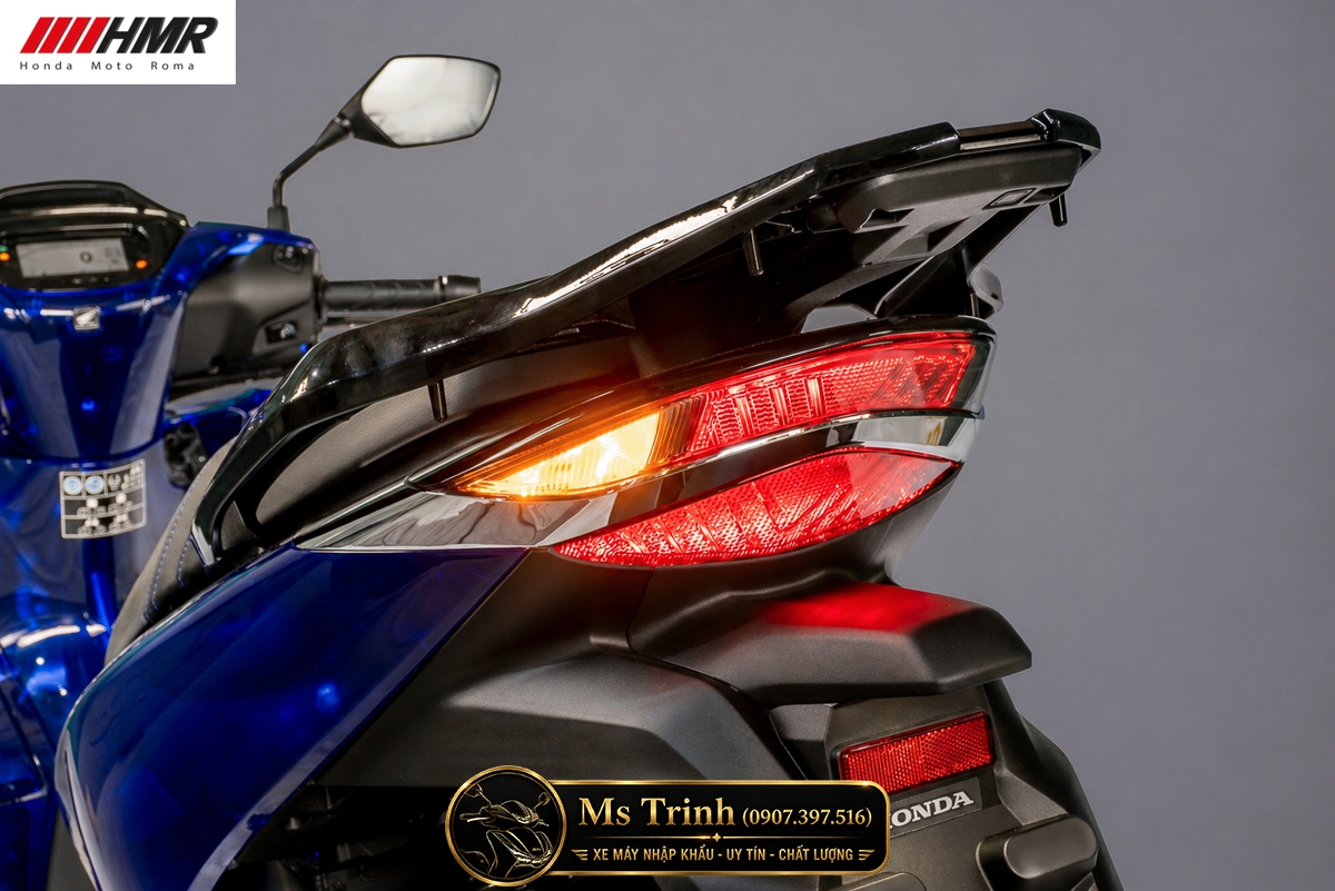 Đèn hậu Honda SH150i Vetro Blue Sapphire 2026 thiết kế LED hiện đại chuẩn phong cách xe Ý