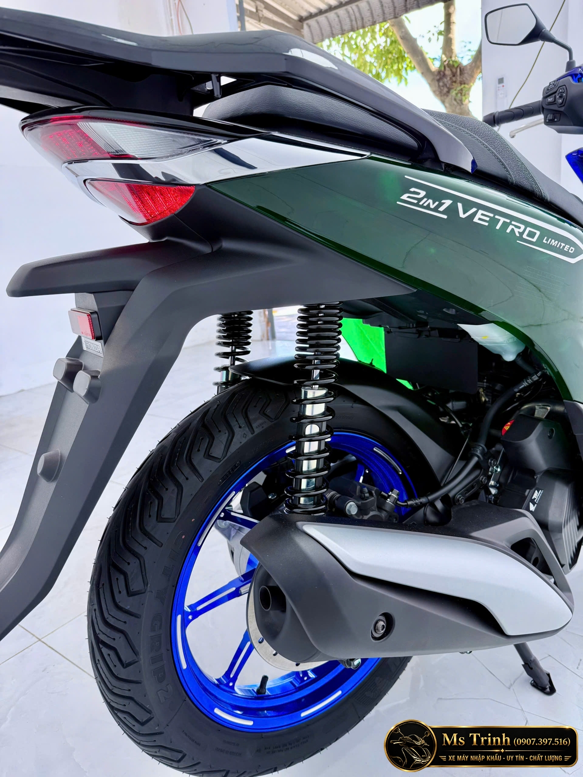 Cận cảnh Honda SH150i Vetro Super 2 in 1 Sapphire – Green thực tế siêu đẹp, siêu ấn tượng