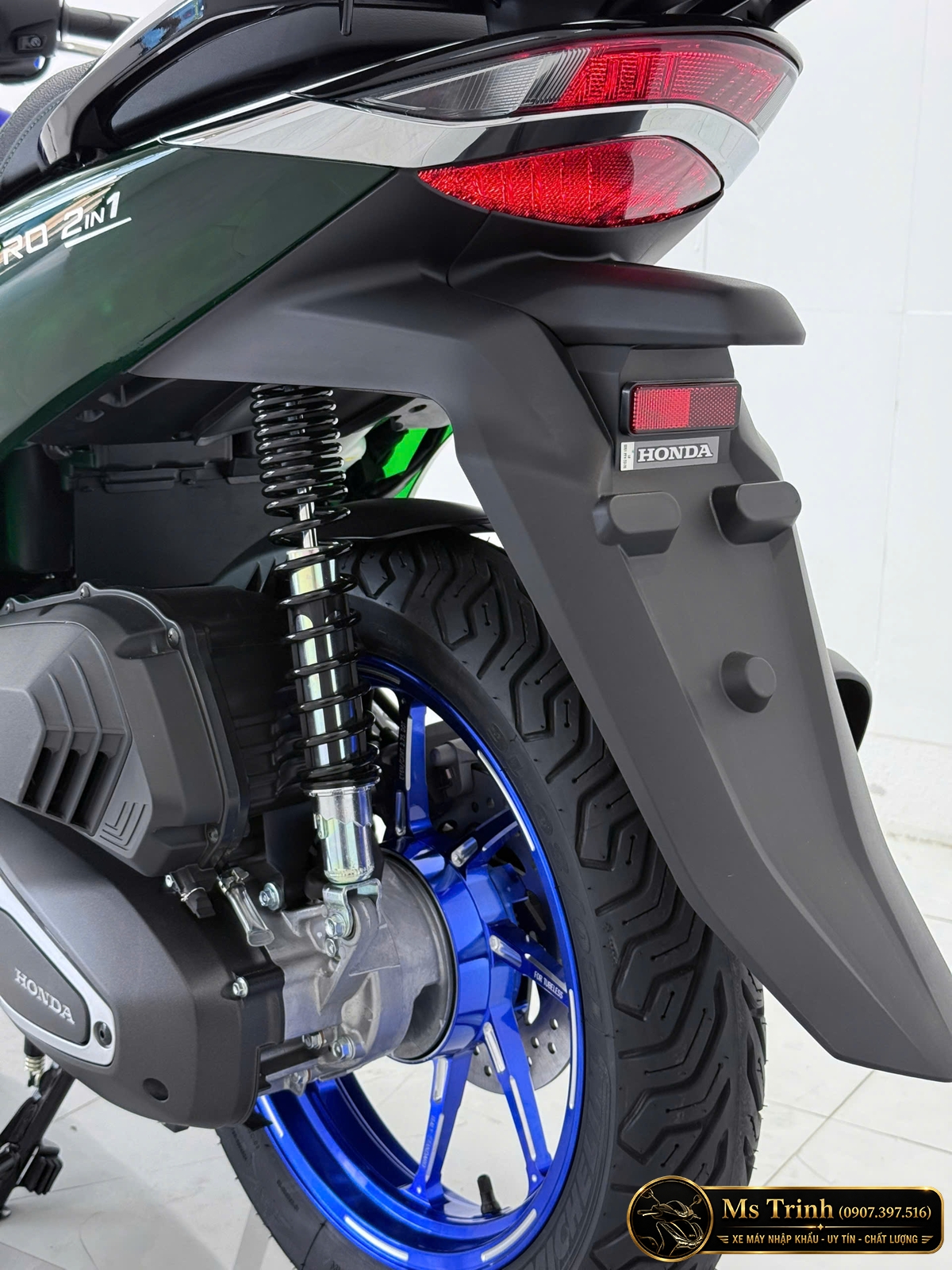 Cận cảnh Honda SH150i Vetro Super 2 in 1 Sapphire – Green thực tế siêu đẹp, siêu ấn tượng