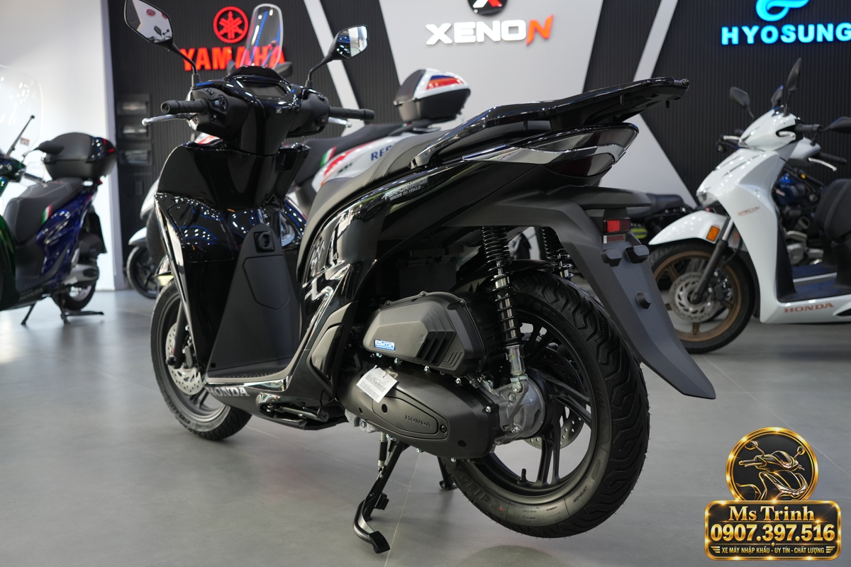 SH150i đen bóng nhập Ý