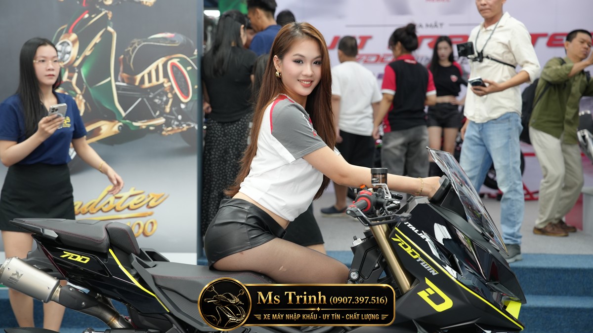 Dragster 700 Twin Premium Edition giới hạn 25 xe tại Việt Nam dành cho người sưu tầm. Dragster 700 Twin Premium Edition giới hạn 25 xe tại Việt Nam dành cho người sưu tầm.
