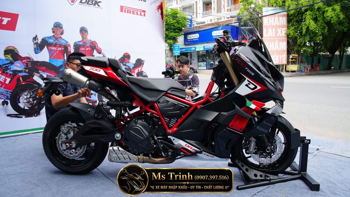 ổng thể Italjet Dragster 700 Twin Premium Edition giá 428 triệu tại Việt Nam. ổng thể Italjet Dragster 700 Twin Premium Edition giá 428 triệu tại Việt Nam.