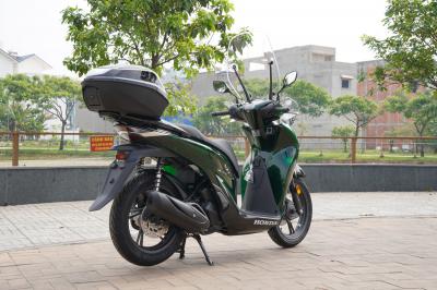 Cận cảnh Sh Vetro nhập Ý nguyên thùng gắn full phụ kiện chính hãng Ý - Đỉnh cao của sự hoàn hảo trong từng chi tiết