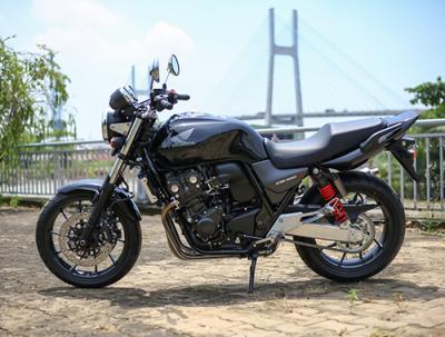 CB400 Super Four 2018 đi vào lịch sử với Higher Vtec