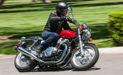 Honda Cb1100ex mẫu retro lấn át các dòng xe đối thủ