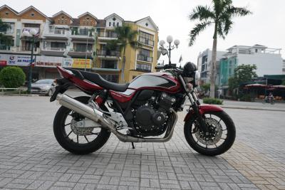 Honda CB400SF mang hơi thở cổ điển