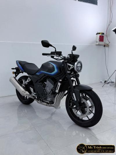 Honda CB500SF màu đen Chất naked bike 4 xi-lanh nổi bật trong diện mạo đen nhám