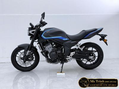 Honda CB500SF màu đen Chất naked bike 4 xi-lanh nổi bật trong diện mạo đen nhám