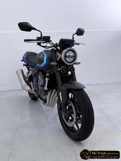 Honda CB500SF màu đen Chất naked bike 4 xi-lanh nổi bật trong diện mạo đen nhám