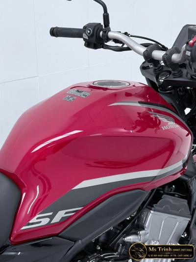 Honda CB500SF Màu Đỏ Naked Bike 4 Xi-Lanh Thế Hệ Mới, Mạnh Mẽ Và Nổi Bật