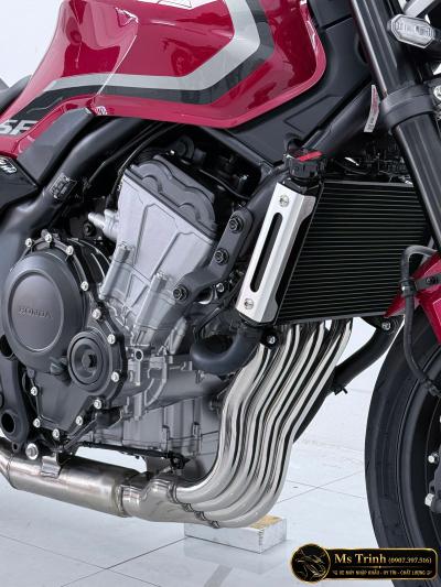 Honda CB500SF Màu Đỏ Naked Bike 4 Xi-Lanh Thế Hệ Mới, Mạnh Mẽ Và Nổi Bật