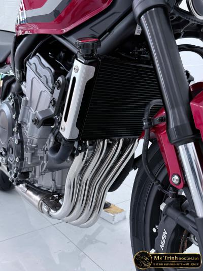 Honda CB500SF Màu Đỏ Naked Bike 4 Xi-Lanh Thế Hệ Mới, Mạnh Mẽ Và Nổi Bật