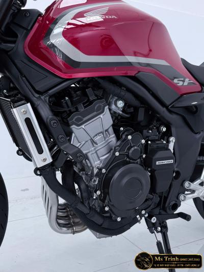 Honda CB500SF Màu Đỏ Naked Bike 4 Xi-Lanh Thế Hệ Mới, Mạnh Mẽ Và Nổi Bật