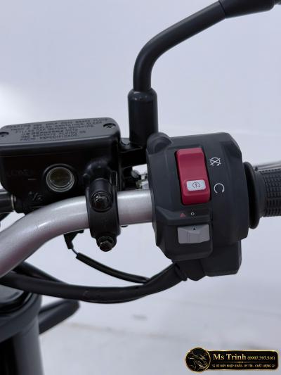 Honda CB500SF Màu Đỏ Naked Bike 4 Xi-Lanh Thế Hệ Mới, Mạnh Mẽ Và Nổi Bật