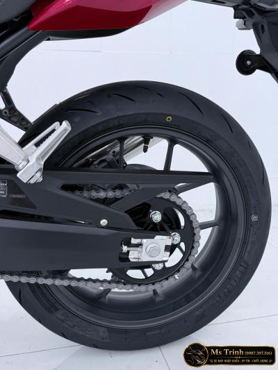 Honda CB500SF Màu Đỏ Naked Bike 4 Xi-Lanh Thế Hệ Mới, Mạnh Mẽ Và Nổi Bật