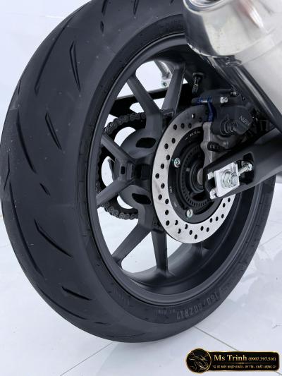 Honda CB500SF Màu Đỏ Naked Bike 4 Xi-Lanh Thế Hệ Mới, Mạnh Mẽ Và Nổi Bật