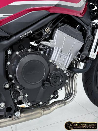 Honda CB500SF Màu Đỏ Naked Bike 4 Xi-Lanh Thế Hệ Mới, Mạnh Mẽ Và Nổi Bật