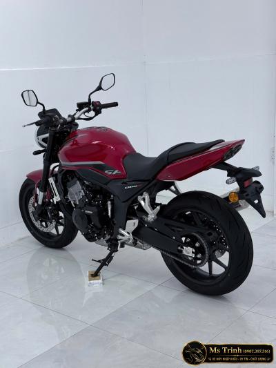 Honda CB500SF Màu Đỏ Naked Bike 4 Xi-Lanh Thế Hệ Mới, Mạnh Mẽ Và Nổi Bật