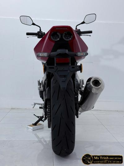Honda CB500SF Màu Đỏ Naked Bike 4 Xi-Lanh Thế Hệ Mới, Mạnh Mẽ Và Nổi Bật