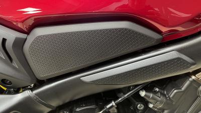 Honda CB650R 2023, chính hãng đang khuyến mãi lớn