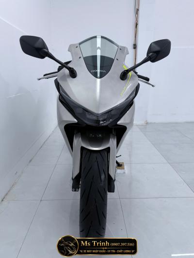 Honda CBR500R Four 2026 màu đỏ Chất thể thao bùng nổ đầy khác biệt