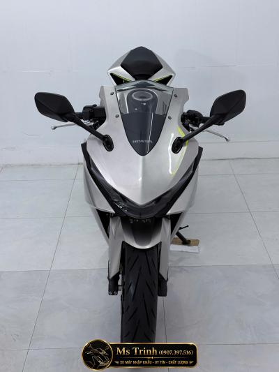 Honda CBR500R Four 2026 màu đỏ Chất thể thao bùng nổ đầy khác biệt