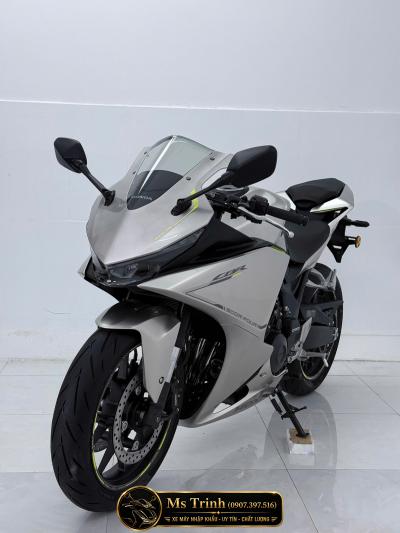 Honda CBR500R Four 2026 màu đỏ Chất thể thao bùng nổ đầy khác biệt